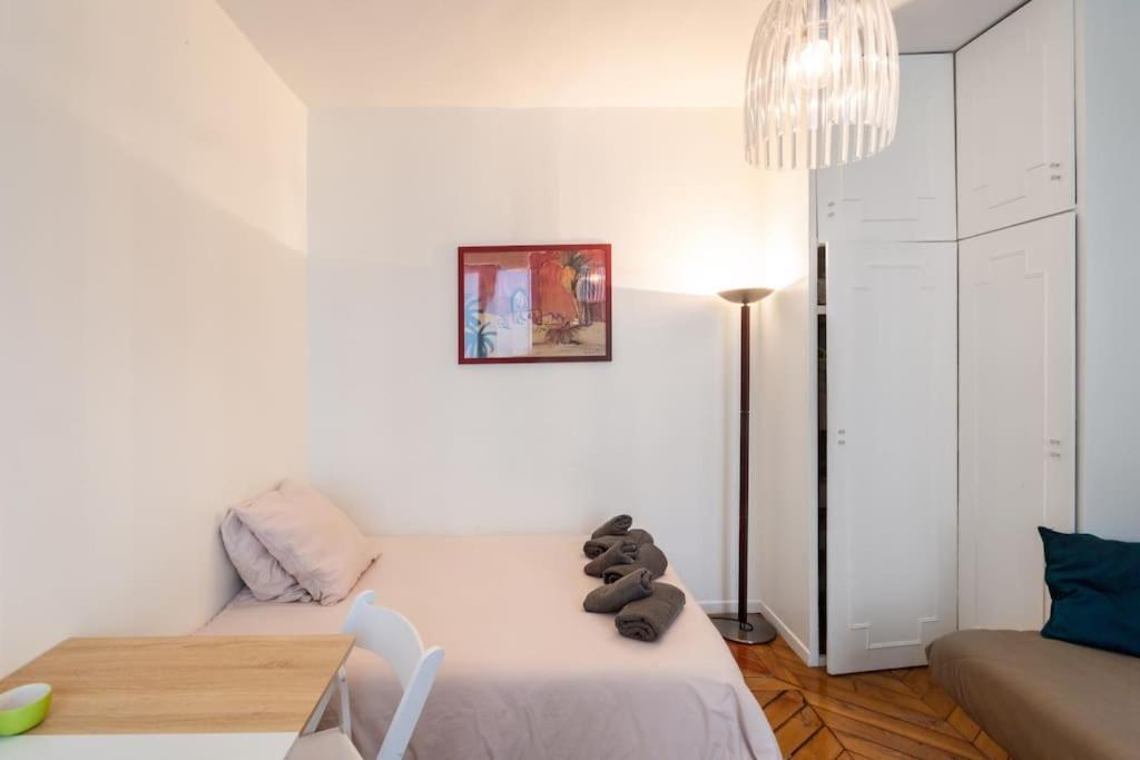 Charming - Saint Apoline Appartement Parijs