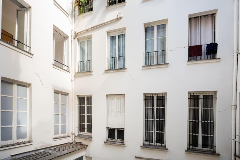 Appartement Charming - Saint Apoline Parijs